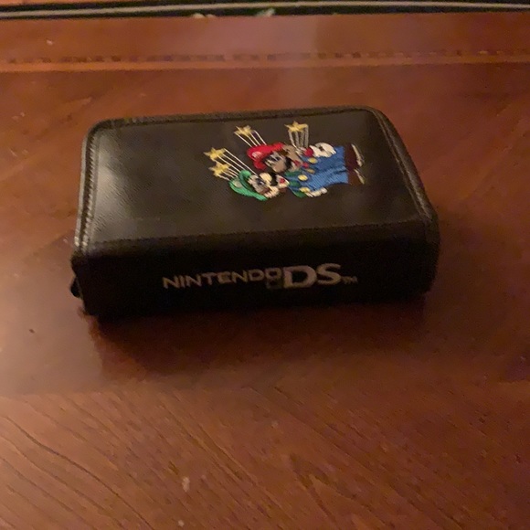 DS with 4 Games, Game Case, DS Case and Charger - Picture 5 of 5